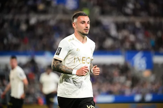 Jonathan Clauss et Nice vont entrer en lice au 3e tour préliminaire de Ligue des champions. (J.-B. Autissier /L'Équipe)