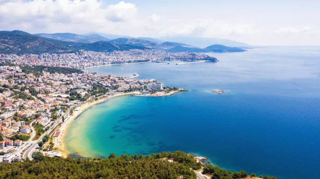 La disparition de la Britannique sur une plage de Kavala est d'autant plus troublante que ses effets personnels ont été retrouvés abandonnés près du transat où elle se trouvait avec son mari.