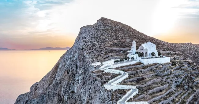 En Grèce, voyage à Folégandros, le caillou enchanté des Cyclades.