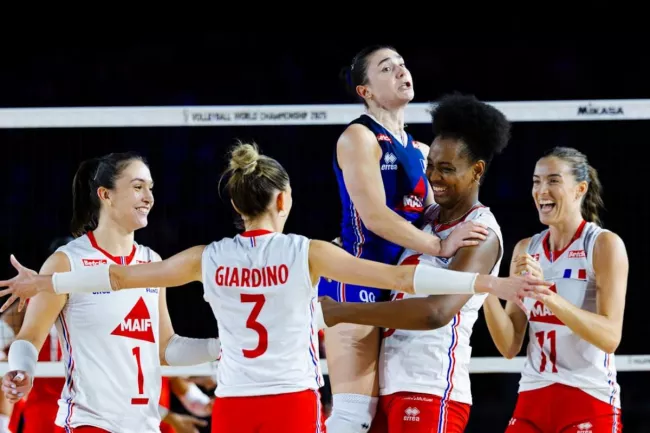 La joie des Françaises lors de leur victoire contre Porto Rico (3-1), le 22 août, à Chiang Mai. (Volleyball World)
