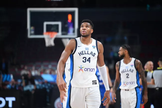 Giannis Antetokounmpo et la Grèce ont remporté la médaille de bronze à l'Euro, ce dimanche.