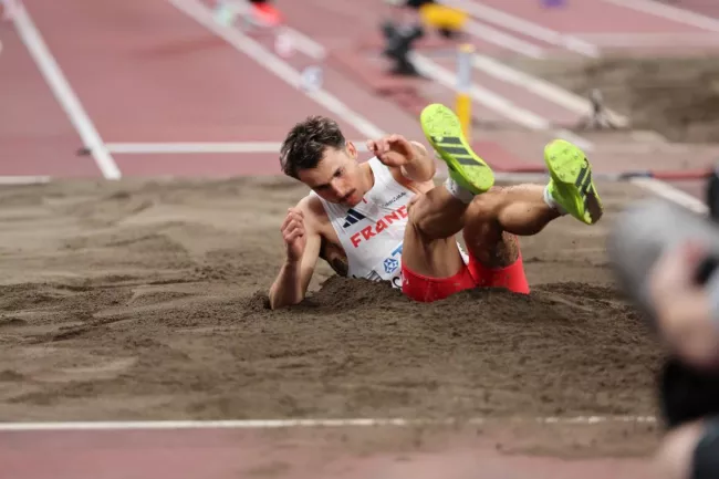 Le Français Tom Campagne avec son saut à 7,82 m n'a pas trouvé l'ouverture pour la finale et termine 19e des qualifications. (S. Boué/L'Équipe)