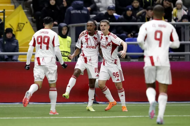 Gelson Martins et ses coéquipiers célébrant le seul but de la rencontre face à Kairat Almaty (1-0). (P. Mikheyev/Reuters)