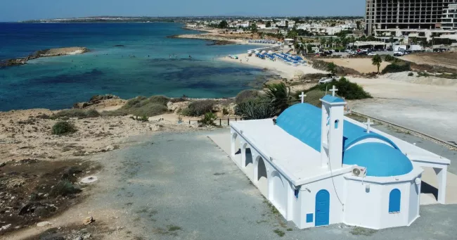 Guerre en Iran : deux missiles balistiques ont été tirés «en direction de Chypre», selon la Défense britannique.