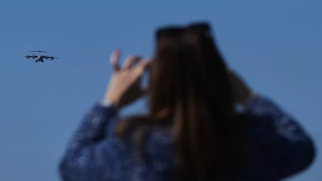 Un bateau de transport arrive à la base britannique d'Akrotiri -  Tous droits réservés  AP Photo