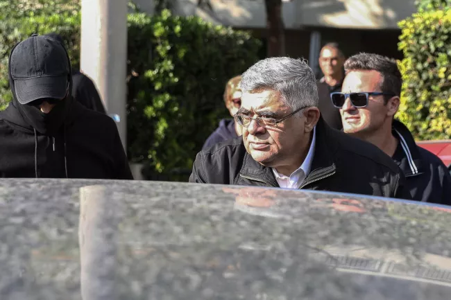 Le chef du parti néonazi grec Aube dorée, Nikos Michaloliakos, à Athènes le 22 octobre 2020. SOTIRIS DIMITROPOULOS/AFP