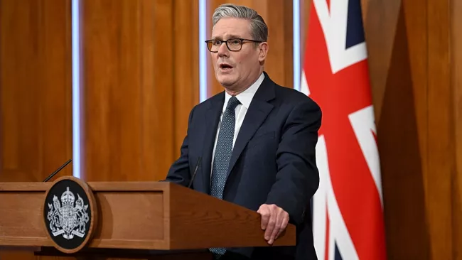 Le Premier ministre britannique Keir Starmer fait le point sur la situation au Moyen-Orient dans la salle de briefing de Downing Street à Londres, Angleterre, jeudi 5 mars 2026. -  Tous droits réservés  2026 Getty Images