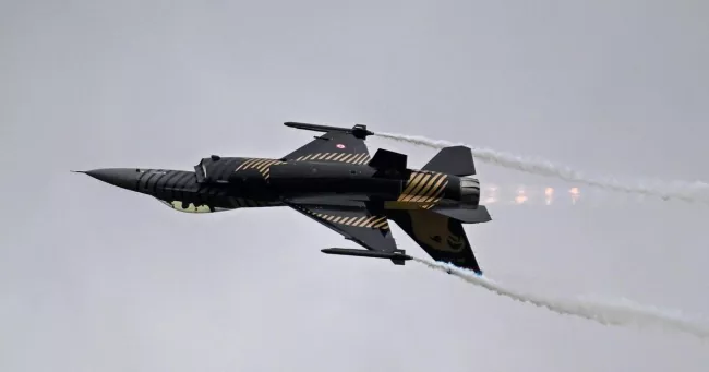 <p>Un F-16 de l'armée de l'air turque lors du Royal International Air Tattoo 2024, dans le Gloucestershire en Angleterre, le 20 juillet 2024.