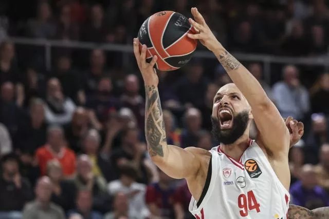 Le carton d'Evan Fournier : 36 points, son record en Euroligue, pour porter Olympiakos lors du choc face à Fenerbahçe.