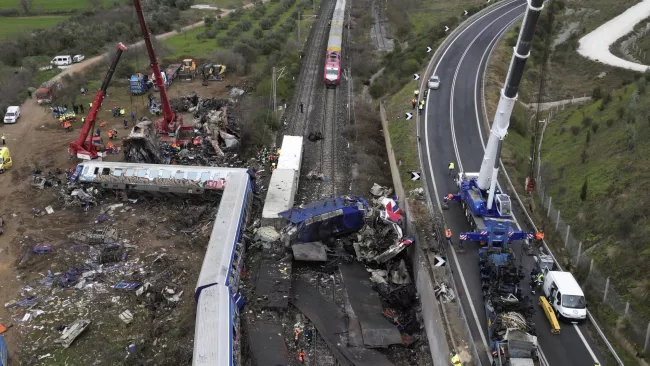 En Grèce, ouverture d’un procès historique sur le drame ferroviaire meurtrier de 2023.