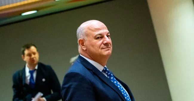 Konstantinos Tsiaras, ministre de l'Agriculture grec, au Conseil européen à Bruxelles, en Belgique, le 27 janvier 2025.