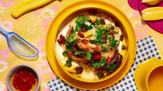 Dans ma «lunch box»: Chou-fleur rôti, yaourt grec, condiment datte et citron confit.