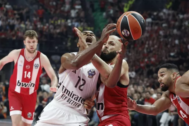Théo Maledon après la défaite du Real Madrid en finale d'Euroligue face à Olympiakos : « Laisser le match filer comme ça dans les dernières minutes, c'est dur ».