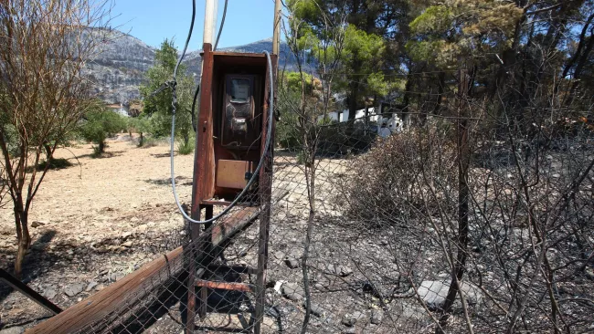 En Grèce, un nouvel incendie s’est déclaré non loin d’Athènes.