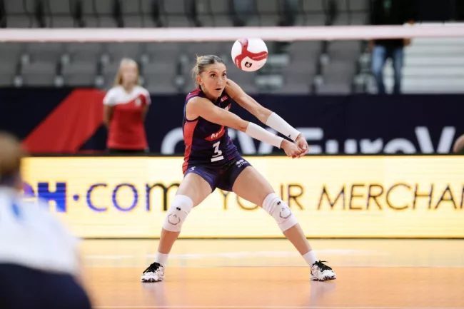 Amandine Giardino lors de la victoire des Bleues (3-0) contre la Slovaquie le 21 août. (Adam Ihse/TT News agency via AP)