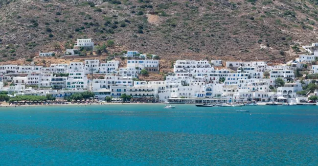 Kamares, sur l'île de Sifnos, dans l'archipel des Cyclades, en Grèce, le 27 juillet 2026.