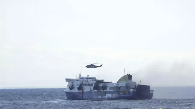 Les autorités italiennes et grecques sont pour le moment dans l'incapacité d'établir un bilan définitif de l'incendie.
                                                    Crédits photo : © Handout . / Reuters/REUTERS


