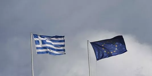 Lundi 5 janvier au matin, l'ensemble des bourses européennes ont dévissé sur fond d'inquiétudes sur l'économie de la Grèce. | Petros Giannakouris / AP


