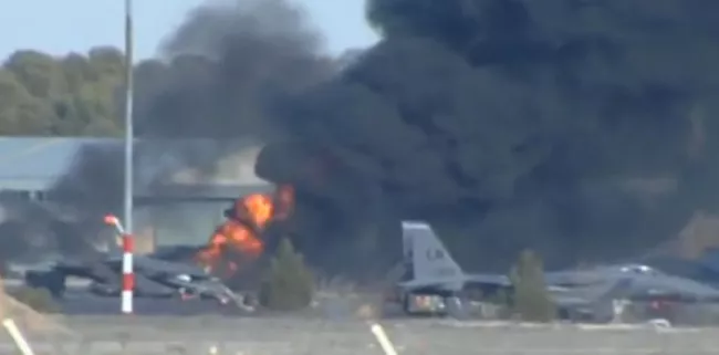Dix morts dans le crash d'un F-16 grec en Espagne.
