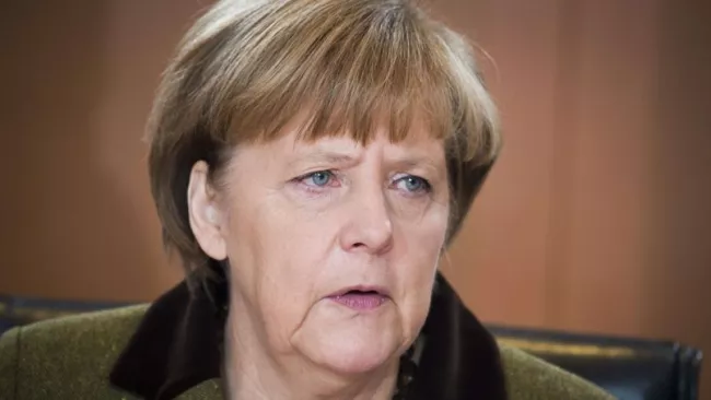 La chancelière allemande, Angela Merkel, a rappelé son souhait que la Grèce demeure dans la zone euro, mais elle préparerait également un scénario de «Grexit» si Athènes décidait de ne plus rembourser sa dette. Crédits photo : ODD ANDERSEN/AFP


