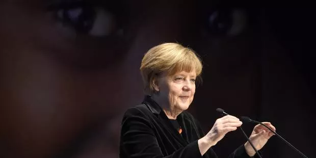 Angela Merkel félicite Alexis Tsipras et lui souhaite "force et succès".