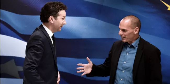 Le chef de l'Eurogroupe Jeroen Dijsselbloem (à gauche) et le ministre des Finances grec Yanis Varoufakis (à droite), le 30 janvier 2015. (ARIS MESSINIS / AFP)


