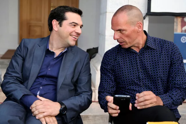 Yanis Varoufakis (à dr.) aux côtés d'Alexis Tsipras.


