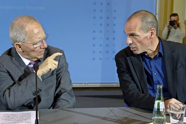 Le ministre allemand des Finances Wolfgang Schäuble (à g.) et son nouvel homologue grec, Yanis Varoufakis. Image: AP


