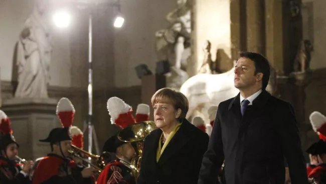 Matteo Renzi accueillait le 23 janvier dernier la chancellière allemande à Florence. Crédits photo: Antonio Calanni/AP


