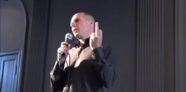 Le doigt d'honneur de Yanis Varoufakis ne serait pas truqué. (Capture d'écran)


