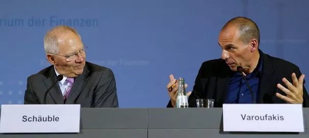 Le ministre des finances grec Yanis Varoufakis (à droite) and son homologue allemand Wolfgang Schauble lors d'une conférence à Berlin le 5 février 2015.


