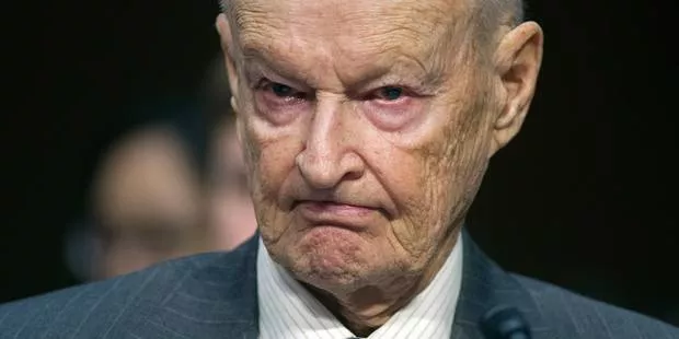 La Grèce pourrait "paralyser" l'Otan, estime Brzezinski.