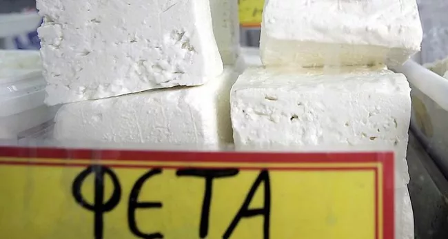 La Grèce proteste contre un texte qui ne protège selon elle pas assez bien au Canada son célèbre fromage, la feta - AFP


