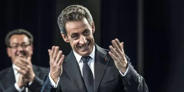 Grèce: Tsipras "pas à la hauteur de la situation", selon Sarkozy.