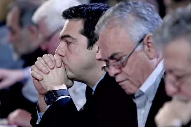 Aléxis Tsípras, le 28 février au QG de Syriza quelques minutes avant de proclamer dans un discours qu'il ne reculerait pas face à la Troïka. (Photo Angelos Tzortzinis. AFP)


