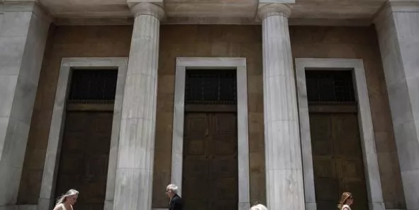 Les retraits bancaires se sont accélérés ces derniers jours en Grèce : la presse nationale estime qu'entre 4 et 6 milliards d'euros ont été récupérés dans la semaine. (Crédits : © Yorgos Karahalis / Reuters)


