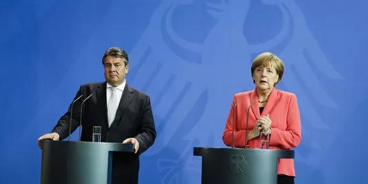 Angela Merkel et son ministre de l'économie Sigmar Gabriel lors d'une conférence de presse, lundi 29 juin, après une réunion consacrée à la crise grecque avec les responsables des partis politiques allemands représentés au parlement.


