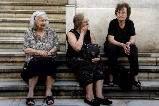 Lundi dernier, la Grèce acceptait l'objectif de solde budgétaire qui lui était proposé par les créanciers, avec de nombreuses propositions de relèvement et d'amélioration de la fiscalité, et l'allongement de la retraite de 62 à 67 ans.



