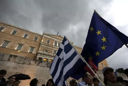 Manifestation pro-européenne à Athènes, mardi soir, au moment de l'Eurogroupe.


