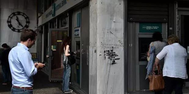 Fitch abaisse la note de la Grèce à "CC", en raison du référendum.