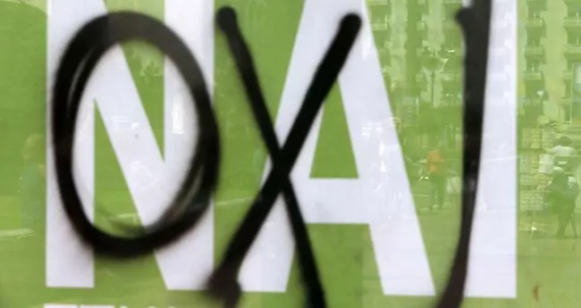 Les électeurs grecs doivent choisir dimanche entre «?Nai?» ou «?Oxi?» - Thanassis Stavrakis/AP/SIPA


