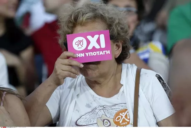 Pour l'Union européenne, comme d'ailleurs pour le FMI, qui ont avancé, depuis 2010, 230 milliards d'euros à la Grèce, la victoire du «?non?» est un revers épouvantable - Petr David Josek/AP/SIPA


