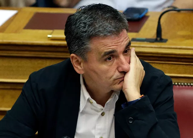 Le ministre grec des finances Euclide Tsakalotos devait faire voter par le Parlement des mesures d'austérité qui peuvent déchirer le parti gouvernemental Syriza. Image: Thanasssis Stavrakis


