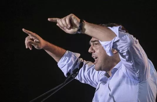 Pour l'emporter, Tsipras veut convaincre les déçus de la gauche.