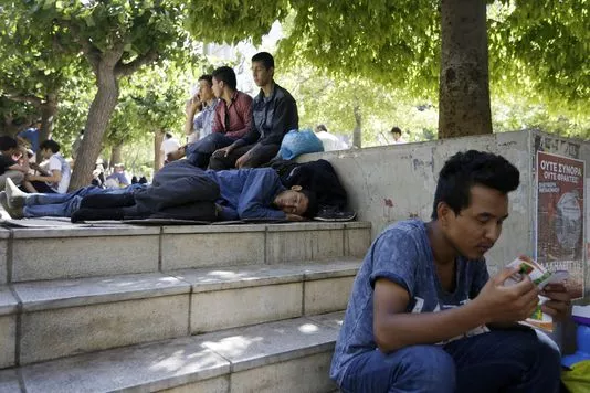 Les réfugiés, grands absents de la campagne en Grèce.