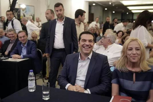 Le premier ministre grec Alexis Tsipras, et la présidente de la région Attique Rena Dourou lors d'un rassemblement de Syriza le 29 août.


