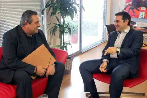 Alexis Tsipras (droite) s'entretient avec Panos Kammenos président des Grecs Indépendants (ANEL).


