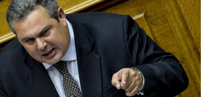 Panos Kammenos, leader des Grecs indépendants devant le Parlement grec le à Athènes le 10 juillet 2015. (AFP PHOTO/ANDREAS SOLARO)


