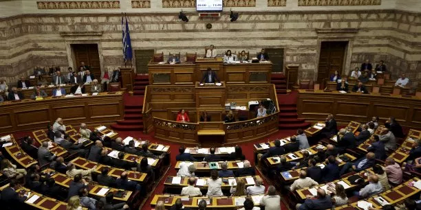 Le Parlement grec devra voter le premier train de réformes samedi (Crédits : © Yiannis Kourtoglou / Reuters)


