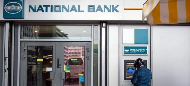 Le verdict de la Banque centrale européenne (BCE) sur la santé financière des quatre grandes banques helléniques devrait tomber cette semaine. Crédits photo : Intime/Athen/REX Shutte/SIPA/Intime/Athen/REX Shutte/SIPA


